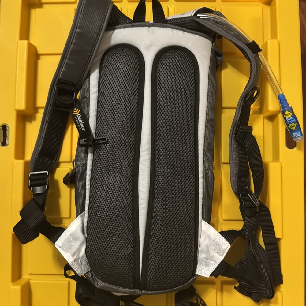 Hydration BackPack - Picture 3 of 4